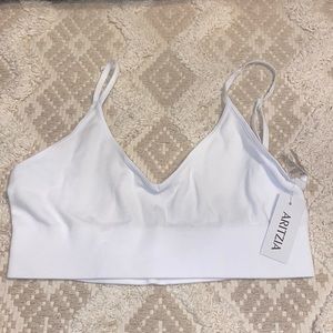 Aritzia Talula Seamless White Bra Top | Never worn, with tags! Size: L